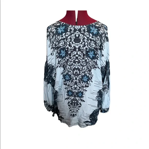 Free people size XS blue bird and feather top - Picture 2 of 9